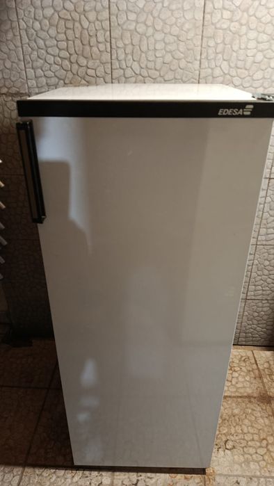 Vendo frigorífico pequeno a funcionar bem