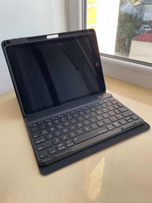 Планшет iPad Pro 9.7 256gb + чехол клавіатура