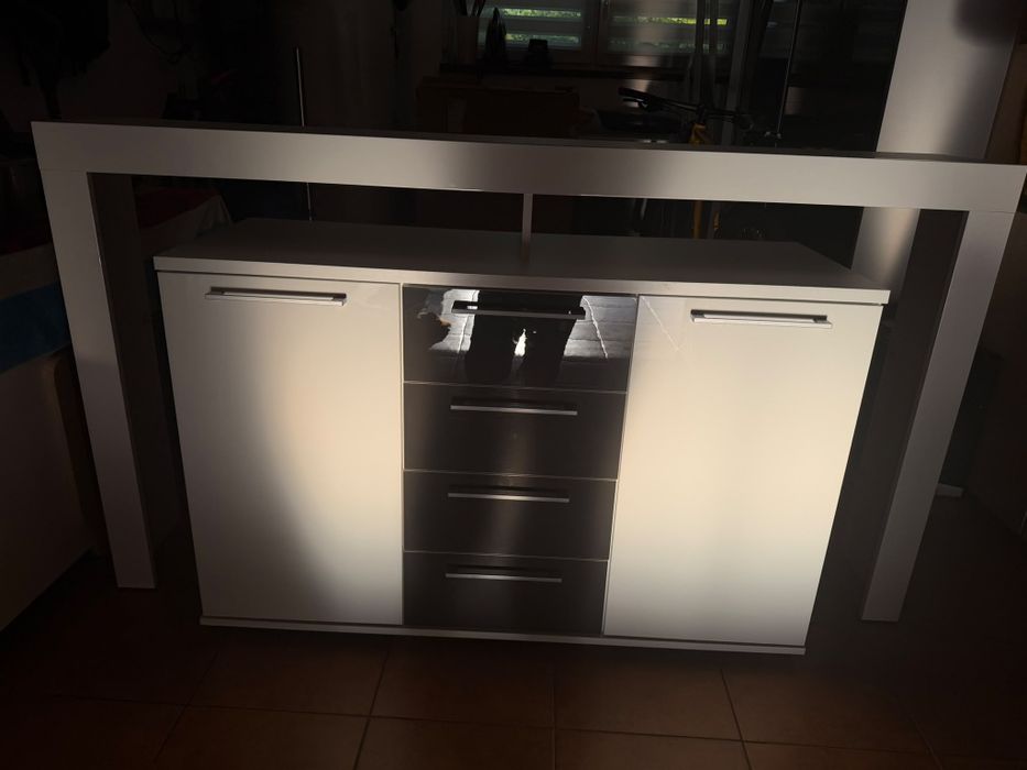 Sprzedam komode wraz z kaslikami