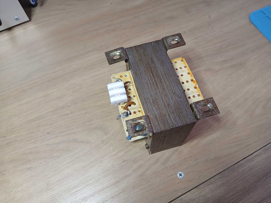 Transformador de Alimentação nucleo  Ferro 30V/6A