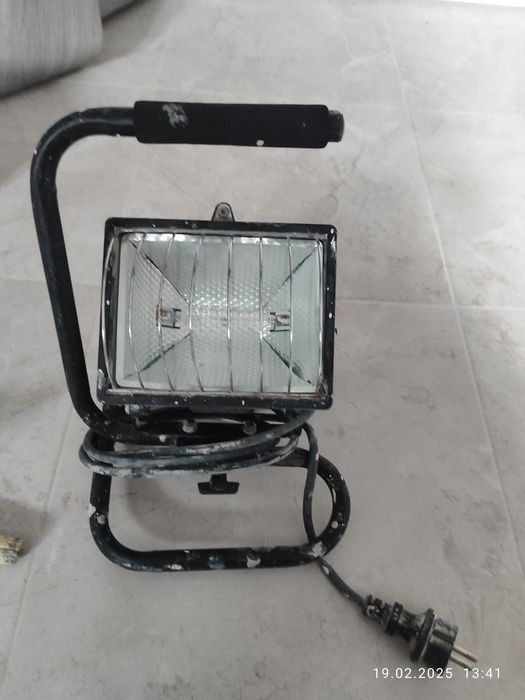 Прожектор галогенний 500 ват