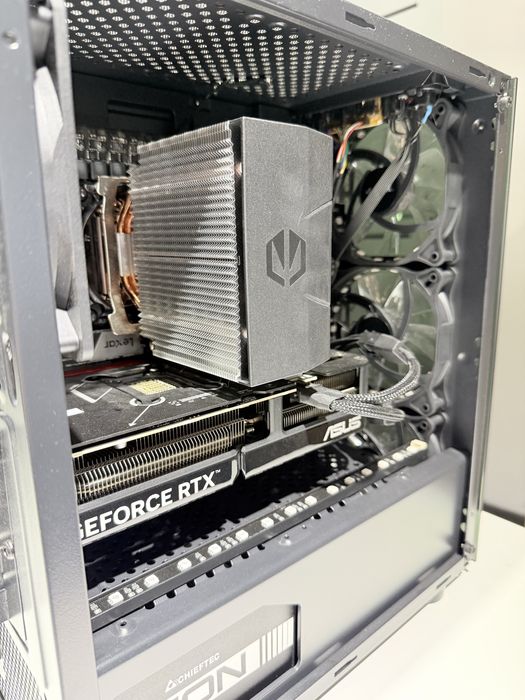 Komputer gamingowy/ RTX5070 i5-13400F