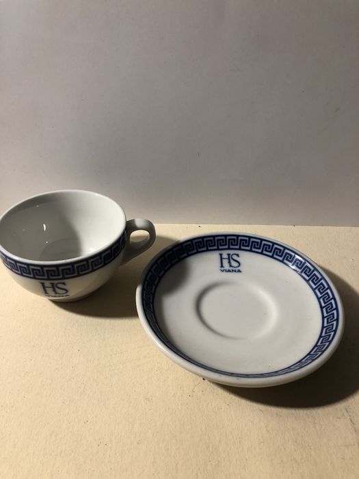 Chávena e pires antigo