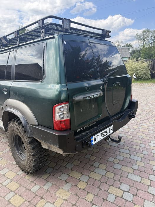 Джип Nissan Patrol