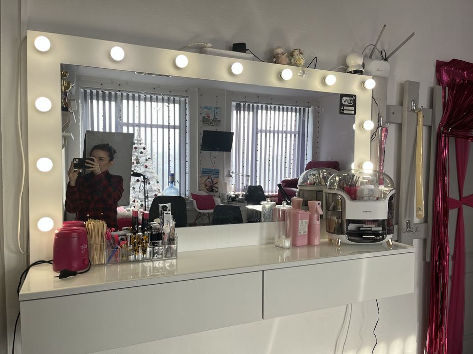 Підвісна тумба з дзеркалом