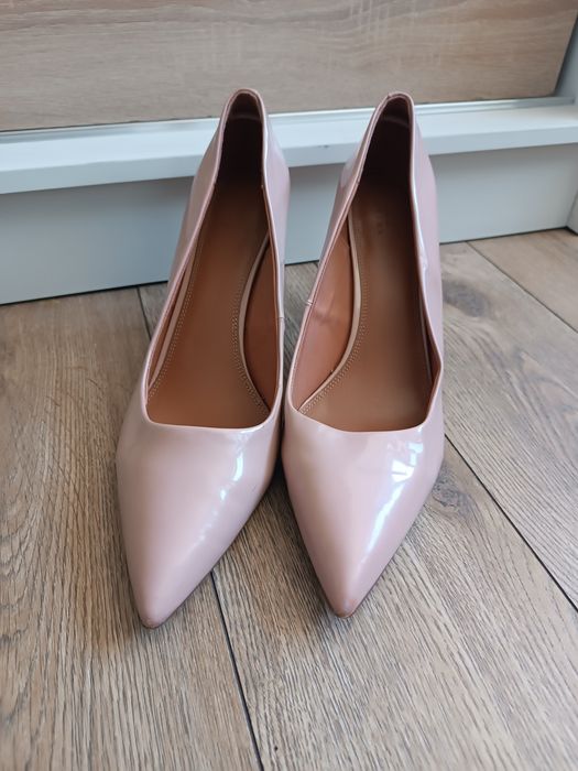 Kremowe szpilki rozmiar 46