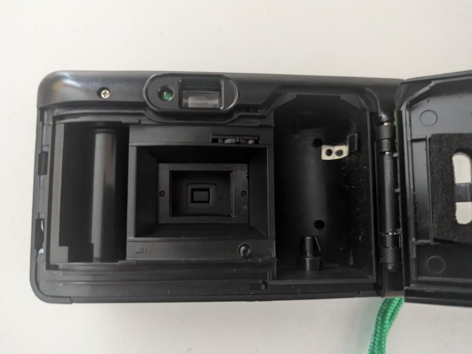Máquina fotográfica analógica Harman EZ-35