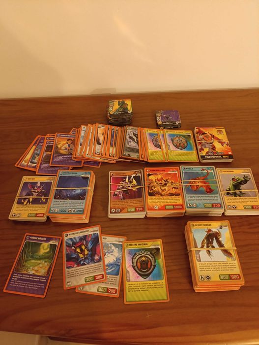 Cartas Star wars e Invizimals