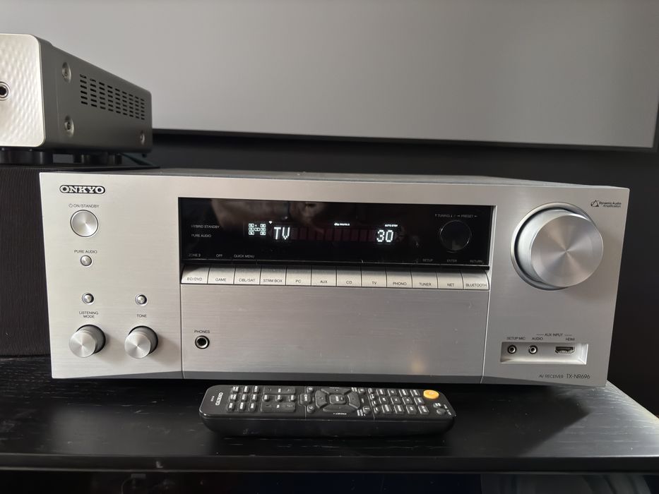 Amplituner Onkyo tx nr696