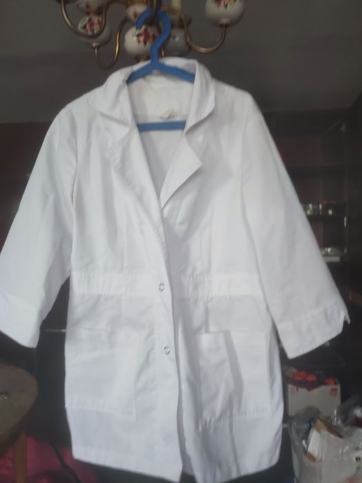 Fartuch medyczny kosmetyczny roboczy laboratoryjny