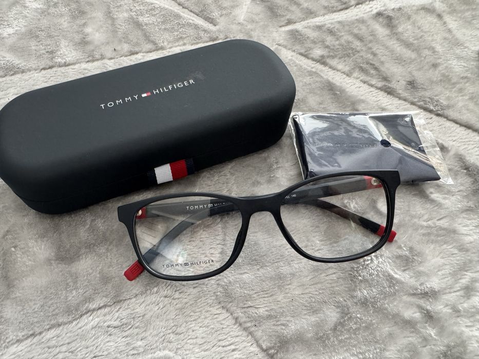 Tommy Hilfiger TH oprawki okulary nowe 1950 matowe