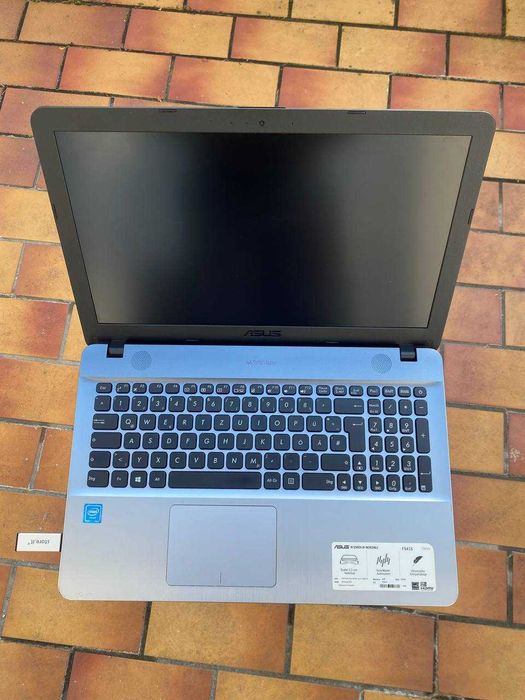 Asus  F541S  500HDD 4gb RAM