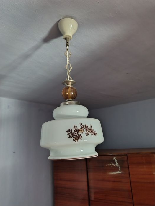 Люстра в хорошем  состоянии