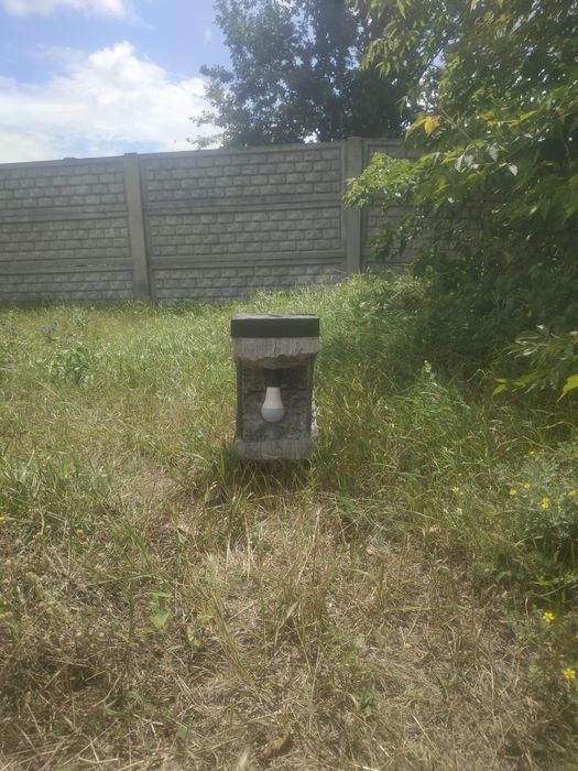 Продам садовий бетонний світильник