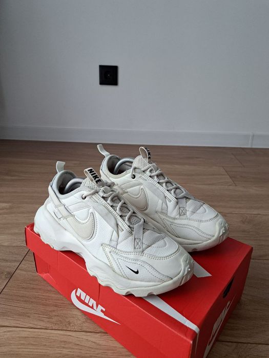 Жіночі кросівки Nike TC 7900 оригінал 39 40 41 розмір шкіряні 25.5 см