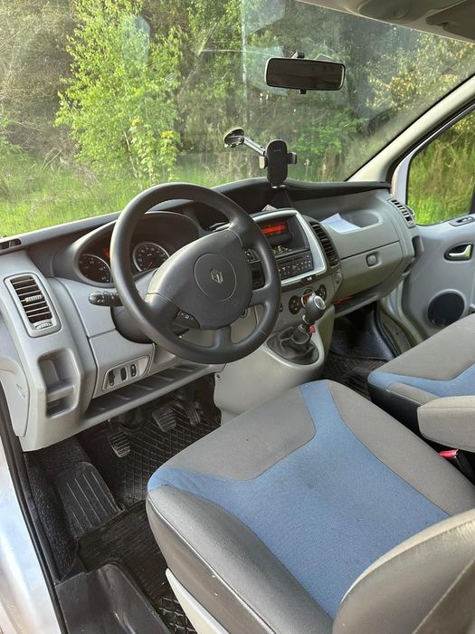 Samochód osobowy Renault Trafic