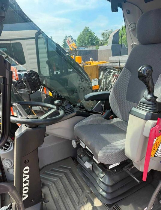 Колесний ексковатор Volvo EWR 150 з ЕС
