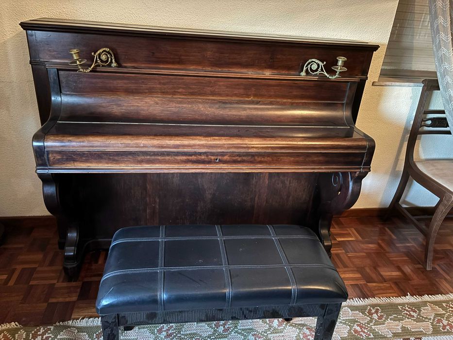 Piano antigo Erard
