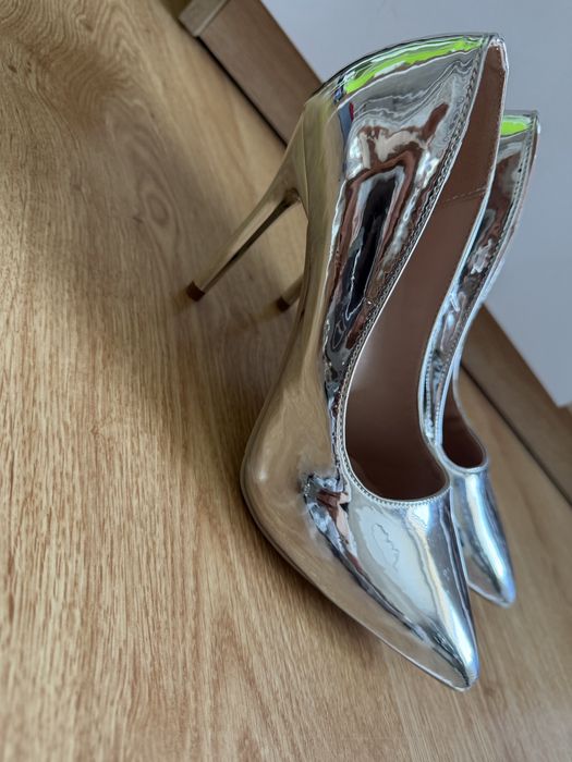 Sprzedam nowe szpilki!