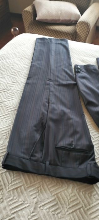 Fato de homem marca COFINCA tamanho  (M/L) tecido de ótima qualidade