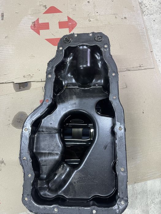 Крышка ГРМ+ Поддон Hyundai elantra AD 2.0 бензин