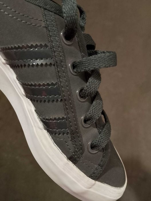 ADIDAS. Buty damskie.