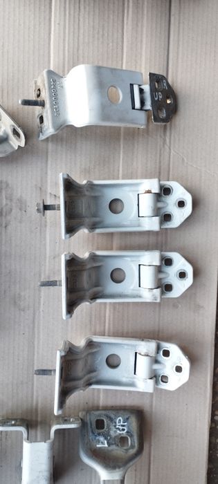 Петли дверей, капота Рено Мастер 3