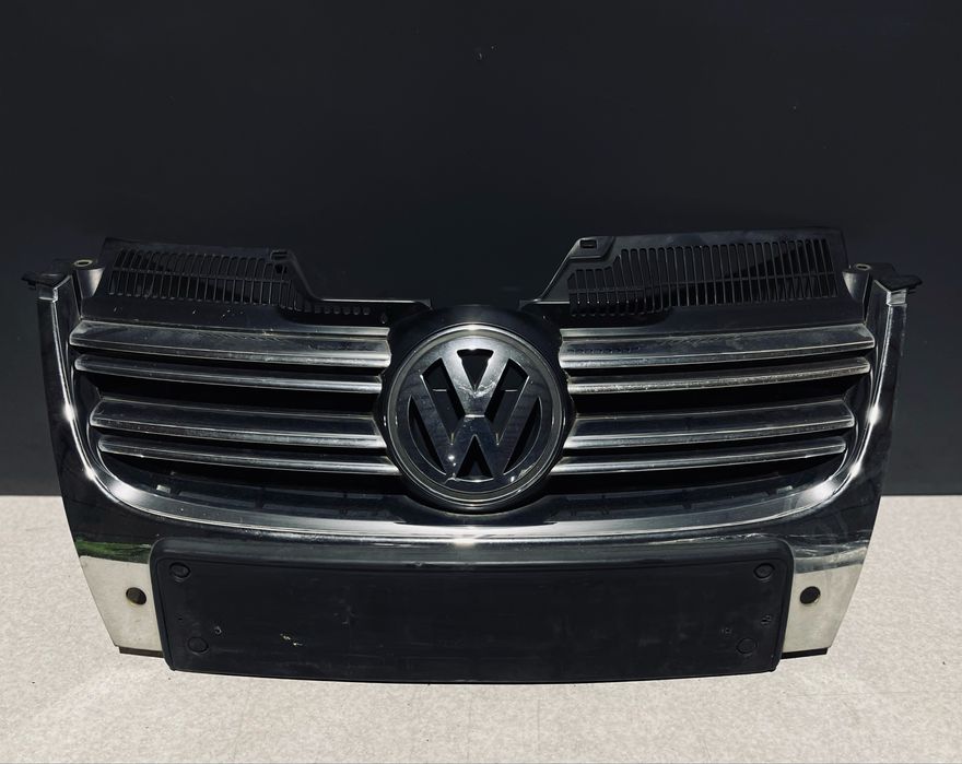 Центральна решітка Гольф 5 центральная решотка Golf 5 Jetta партроніки