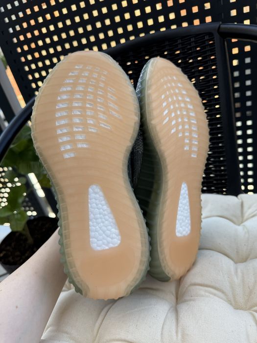 Чоловічі кросівки adidas Yeezy Boost 350 V2 нові