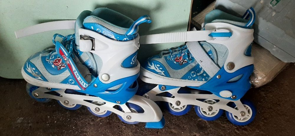 Ролики с 35 по 38 размер.