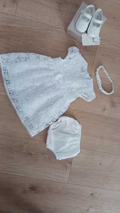 Ubranko do chrztu dla dziewczynki rozmiar 74