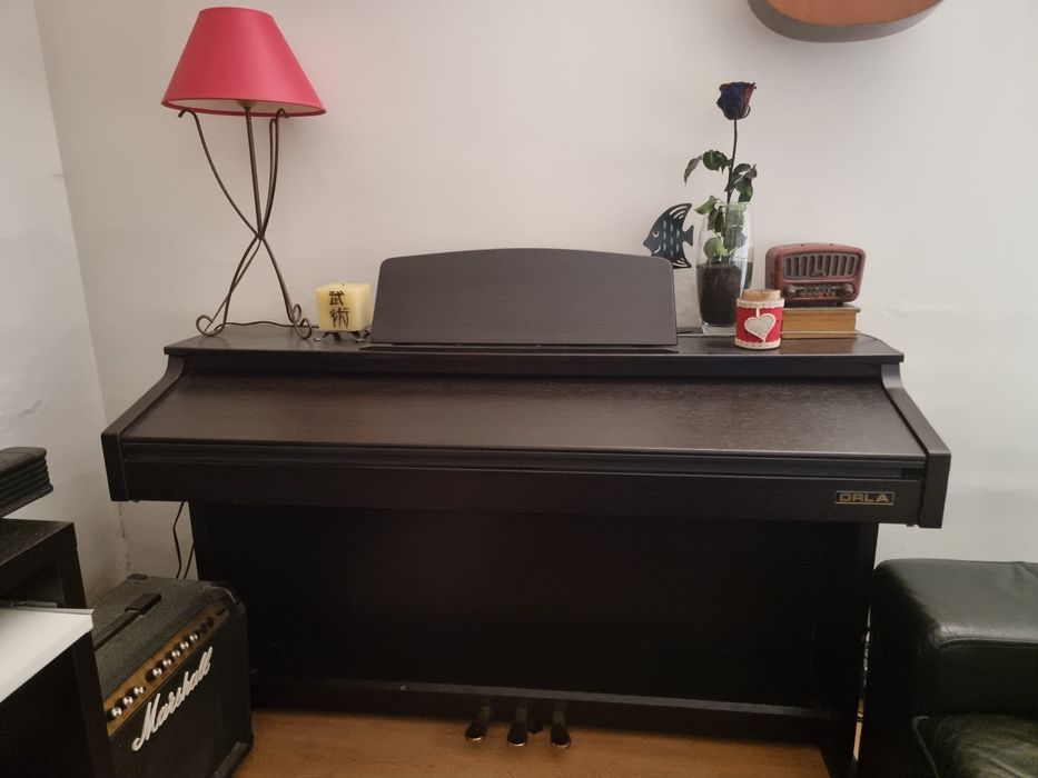 Piano Digital Orla CDP 15, de 2007, excelente para aprendizagem.