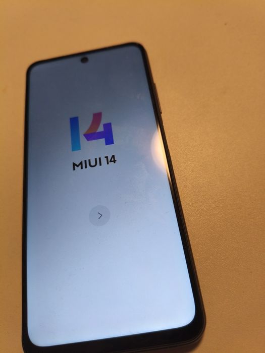 Dwa Smartfony Xiaomi HyperOS  oraz POCO