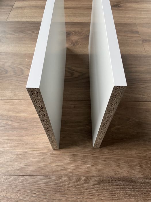 Białe półki do szafki Agata