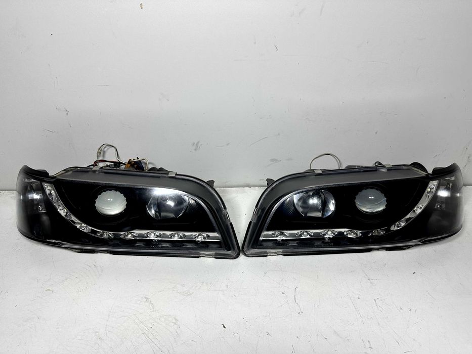 Lampy przód Volvo S40  V40 LED BLACK diodowe komplet