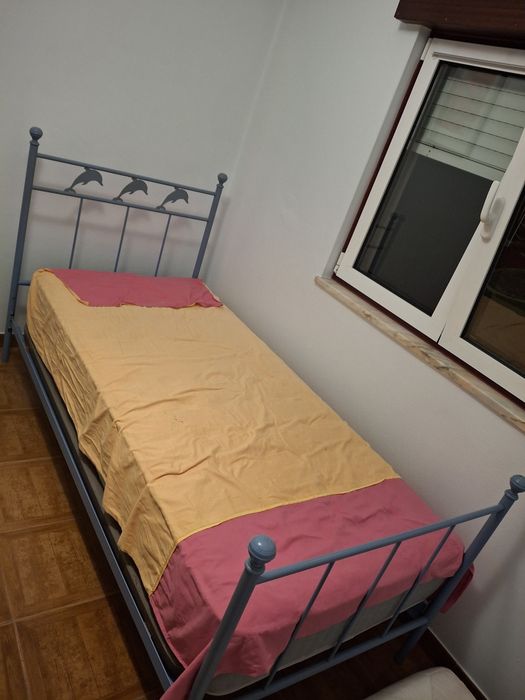 Vende cama sem colchão