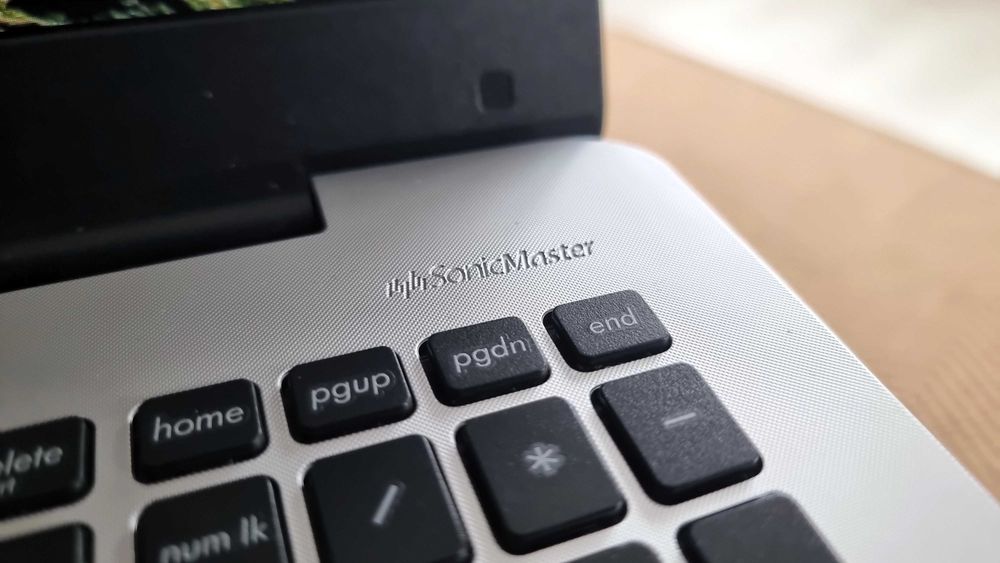 Laptop ASUS R556L i3 4005U,4GB RAM, NVIDIA GeForce 920M dysk 931GB