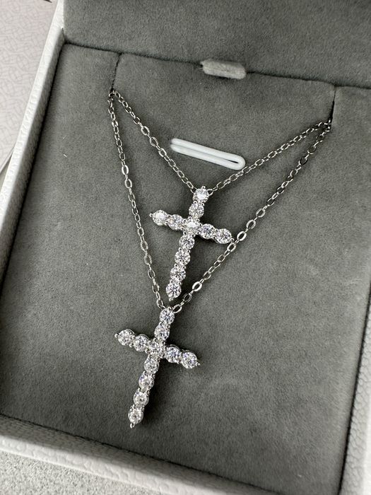 Срібний хрест з муасанітами з сертифікатами . Кольє з хрестом