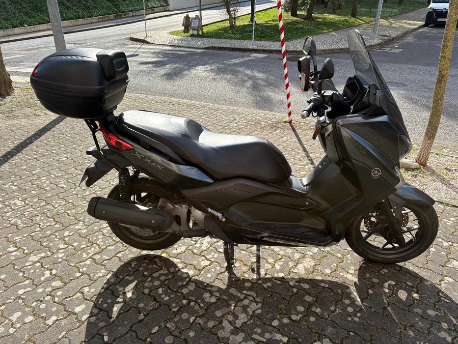Yamaha X-Max 125