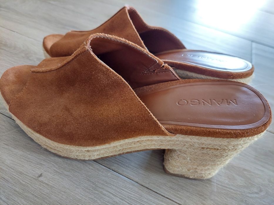 Sandálias castanhas MANGO