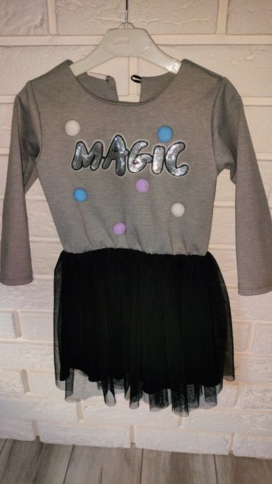 Sukienka rozmiar 98 cekiny, tiulowa, pompony