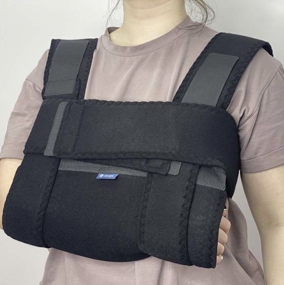 бандаж на плечовий суглоб(повʼязка)