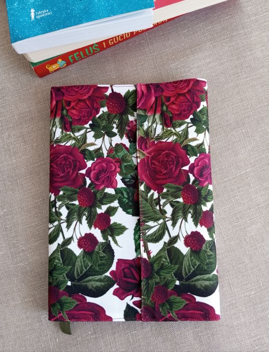 Otulacz na książki. Etui. Okładka.