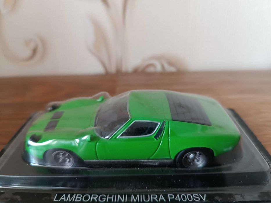 Продам машинку металлическую LAMBORGHINI MIURA P400SV. 1:43