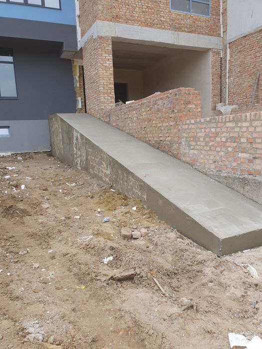 Кладка цегли, газоблоку, бетонні роботи