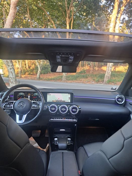 Mercedes A 180d Progressive com vários extras AMG