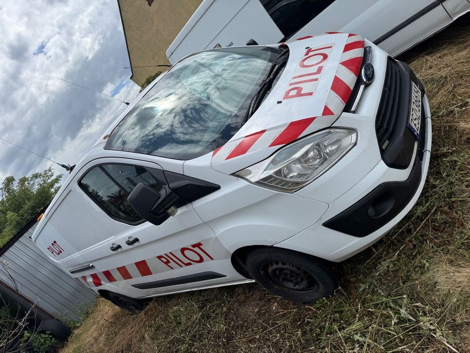 Ford Transit Custom  PILOT *mini KAMPER ? Hak
