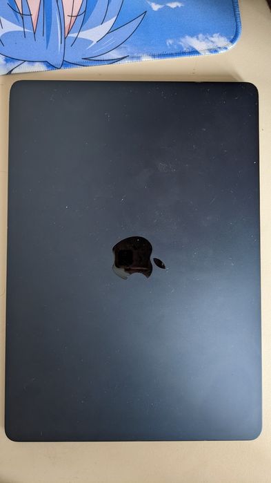 MacBook air m2 16/512