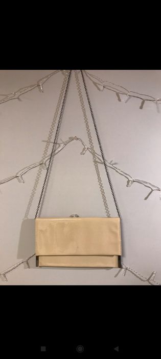 Beżowa torebka na ramię na łańcuszku nowa