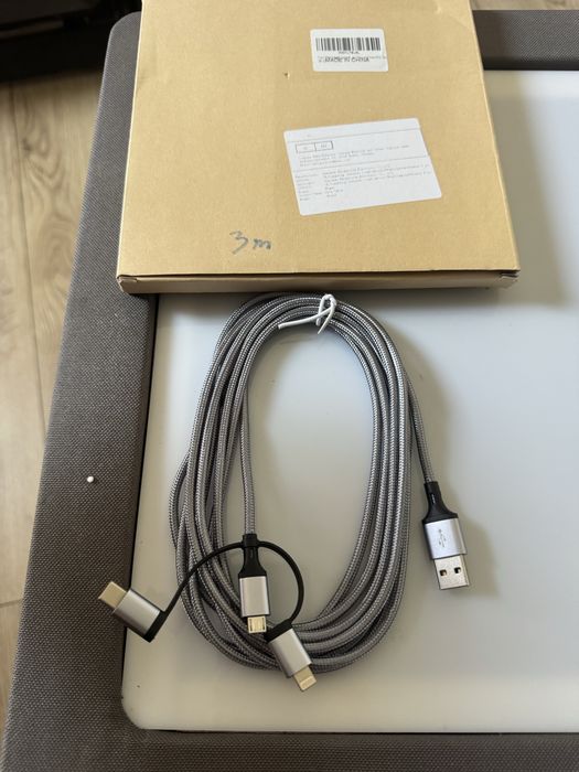 wielofunkcyjny, pleciony kabel zasilający typu 3 w 1 (USB-A do USB-C, Micro-USB oraz Lightning) o długości 3 metrów